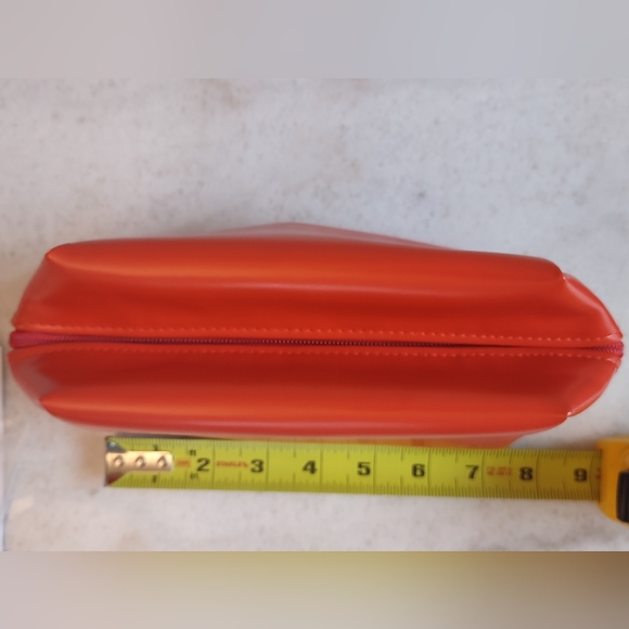 NWT Alleyoop Orange Cushioned Zippered Makeup Bag - Picture 2 of 6